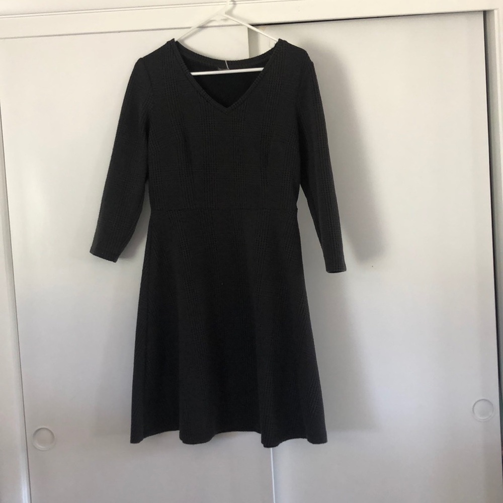 Gray and black 3/4 sleeve dress